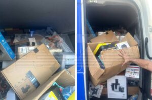 В Подмосковье зафиксирован случай крупного мошенничества. Мужчина, представившийся как Фарид Я., устроился водителем в транспортную компанию «М-Групп». В первый же рабочий день он получил задание доставить партию техники Apple в магазин DNS. Однако вместо выполнения заказа водитель сошёл с маршрута и остановился в Химках. Когда руководство компании прибыло на место, обнаружилась пустая кабина грузовика. Похищенный груз оценивается в 4,5 млн рублей. Полиция оперативно задержала подозреваемого в Конаково под Тверью, где он пытался сбыть украденную технику. Выяснилось, что настоящее имя мужчины — Арутюн, а документы он использовал знакомого. Несмотря на задержание, часть техники стоимостью 3 млн рублей остаётся не найденной. В настоящее время Арутюн проходит по делу как свидетель и продолжает работать в другой транспортной компании в Москве.. Мошенничество, Подмосковье, Apple, Транспортная компания, Криминал