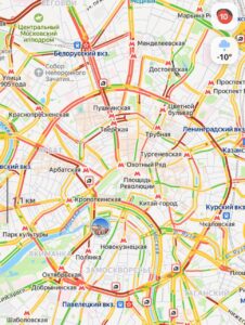 Москва, ты в порядке? 🚗 Сегодня столица впервые в этом году столкнулась с рекордными 10-балльными пробками. Дороги превратились в парковки, а водители — в философов. Кто виноват? Погода, стройки или просто Москва решила напомнить, кто тут главный? Цифры говорят сами за себя: Яндекс.Пробки зафиксировали максимальный уровень заторов. Центр города, МКАД, основные магистрали — всё в красном. Время в пути увеличилось в разы. 🕰️ Собянин, где твои обещания? Кажется, транспортная система столицы снова дала сбой. А москвичи? Они просто привыкли. Ведь это Москва — город, где пробки стали частью культуры. Что делать? Сидеть дома, работать удалённо или просто наслаждаться видом из окна. В конце концов, это тоже опыт. 😏. Москва, Пробки, Транспорт, Собянин, Яндекс.Пробки