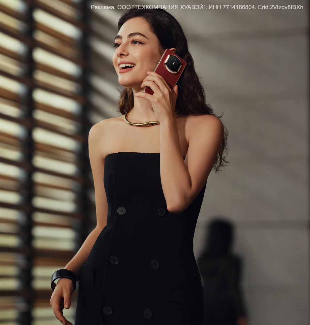 HUAWEI Mate X7 — это не просто телефон, а настоящий технологический прорыв. 📱💥 Складной флагман уже доступен для предзаказа в М.Видео, и это ваш шанс обзавестись гаджетом будущего. Главный козырь новинки — камера на 50 МП с диафрагмой f/2.2. Снимайте как профессионал, используя два экрана для идеального ракурса. А если случайно уроните — не беда. Прочный поворотный механизм защитит устройство от повреждений. Но это еще не всё. Mate X7 раскладывается, превращаясь в мини-планшет. Открывайте несколько приложений одновременно и наслаждайтесь многозадачностью. 🚀 Кстати, к смартфону уже можно заказать HUAWEI FreeClip 2 — наушники-клипсы с шумоподавлением. Музыка станет ещё круче. Предзаказ уже открыт. Успейте первыми!. HUAWEI, Mate X7, гаджеты, технологии, предзаказ