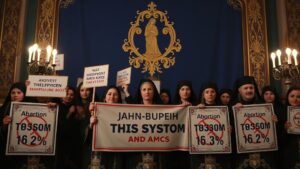 Русский мат — причина абортов и низкой рождаемости в России. Так считают православные активисты, которые уверены: сквернословие стало настоящим проклятием нации. 🗣️ По их словам, за последние годы россияне матерятся чаще, чем когда-либо. Этот «грех» якобы приводит к «вырождению» и росту числа абортов. 🙏 «Каждое матерное слово — это удар по будущему страны», — заявили активисты. Они призывают к духовному очищению и возвращению к традиционным ценностям. Но пока их слова звучат скорее как крик в пустыне. 🤷‍♂️ Что думаете? Мат действительно влияет на демографию или это просто очередной повод для морализаторства? 💬. православные активисты, русский мат, рождаемость, аборты, демография