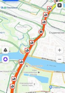 Серия дорожно-транспортных происшествий на Третьем транспортном кольце (ТТК) в Москве стала причиной масштабных пробок. По данным оперативных служб, за короткий промежуток времени произошло восемь аварий, которые парализовали движение на нескольких участках кольцевой автодороги. Сотрудники ГИБДД оперативно прибыли на место для ликвидации последствий ДТП и регулирования движения. Однако из-за высокой интенсивности трафика восстановление нормального движения заняло несколько часов. Водителям рекомендовано выбирать альтернативные маршруты. Эксперты отмечают, что подобные инциденты на ТТК становятся все более частыми из-за увеличения транспортной нагрузки и недостаточной организации движения. Власти города пока не прокомментировали ситуацию, но ожидается, что вопрос будет рассмотрен на ближайшем заседании транспортного комитета. На данный момент движение на ТТК постепенно восстанавливается, однако водителям следует быть внимательными и соблюдать правила дорожного движения.. ТТК, ДТП, пробки, Москва, ГИБДД