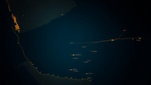 Иран официально объявил о проведении военных учений с боевой стрельбой в Ормузском проливе. Мероприятие запланировано на ближайшие воскресенье и понедельник. Об этом сообщает Al Jazeera. Власти Ирана направили предупреждение судам, находящимся в зоне проведения учений, о возможных ограничениях движения из-за военных маневров. Ормузский пролив, соединяющий Персидский залив с Оманским заливом, является ключевым маршрутом для международной торговли нефтью. Ранее США заявили о проведении масштабных воздушных учений на Ближнем Востоке. Эти события происходят на фоне напряженности в регионе, где Иран и его оппоненты активно демонстрируют военную мощь. Ормузский пролив неоднократно становился ареной конфликтов и инцидентов, связанных с безопасностью судоходства. На данный момент точные масштабы и цели иранских учений не раскрываются.. Иран, Ормузский пролив, Военные учения, Ближний Восток, США