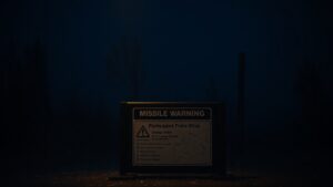 В Липецкой области объявлен режим ракетной опасности. Соответствующее предупреждение было распространено местными властями в связи с возможной угрозой. Жителям региона рекомендовано оставаться в помещениях и избегать мест массового скопления людей. Также сообщается о необходимости соблюдать все меры безопасности, включая использование защитных сооружений. Точные причины введения режима ракетной опасности пока не уточняются. Однако, по данным источников, ситуация связана с текущей военной обстановкой в регионе. Местные власти продолжают мониторить ситуацию и обещают оперативно информировать население о любых изменениях. На данный момент никаких инцидентов, связанных с ракетными ударами, не зафиксировано.. Липецкая область, ракетная опасность, безопасность, военная обстановка, регионы