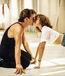 «Грязные танцы» возвращаются! 🎬 Спустя 5 лет после первых слухов о продолжении культового фильма, создатели решили дать проекту зеленый свет. Съемки планируют начать уже в этом году. Сюжет пока держат в тайне, но инсайдеры утверждают, что Дженнифер Грей может вернуться к роли Бэйби. Это логично: кто еще сможет повторить магию оригинала? 🤔 Фильм 1987 года стал настоящим феноменом, покорив сердца миллионов зрителей. Его саундтреки, танцы и романтическая история до сих пор вдохновляют. Но сможет ли продолжение повторить успех? Вопрос открытый. Пока фанаты гадают, что ждать от новой части, остается надеяться, что создатели не испортят легенду. А пока — включаем «Time of My Life» и ждем новостей. 💃 Источник: example.com. Грязные танцы, Дженнифер Грей, Кино, Культура, Продолжение фильма