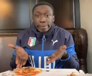 Хаби Лейм, известный тиктокер, только что установил новый рекорд в мире цифровых технологий. Он продал права на своего ИИ-двойника за $900 млн гонконгской компании Rich Sparkle Holdings. 🤑 Согласно данным Business Insider, компания теперь получит полный контроль над созданием контента с использованием цифрового аватара Хаби. Это включает видео, рекламу и даже виртуальные выступления. 🤖 Сделка подчеркивает растущую ценность ИИ-технологий в медиаиндустрии. Хаби Лейм, чей реальный контент уже собрал миллионы просмотров, теперь сможет монетизировать своего цифрового двойника в масштабах, которые ранее казались невозможными. 💡 Что дальше? Возможно, мы увидим целую армию ИИ-тиктокеров, которые будут развлекать нас 24/7. Но пока что Хаби Лейм остается королем этой игры. 👑. Хаби Лейм, ИИ, Rich Sparkle Holdings, TikTok, цифровые технологии