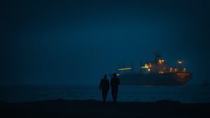 Два российских моряка с танкера «Маринера» были освобождены и в настоящее время возвращаются в Россию. Об этом сообщила официальный представитель Министерства иностранных дел Российской Федерации Мария Захарова в интервью РИА Новости. Танкер «Маринера» оказался в центре внимания после задержания его экипажа. Подробности обстоятельств освобождения моряков пока не раскрываются. Однако Захарова подтвердила, что все необходимые меры для их возвращения на родину были предприняты. Это событие стало важным шагом в разрешении сложной ситуации, связанной с российскими моряками за рубежом. Власти продолжают работать над обеспечением безопасности граждан РФ в международных водах.. Мария Захарова, танкер Маринера, российские моряки, МИД РФ, международные воды