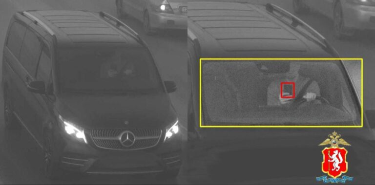 Свердловский областной суд подтвердил законность штрафа за использование мобильного телефона за рулем, даже если водитель не ведет разговор. Инцидент произошел после того, как камера фиксации нарушений запечатлела водителя, держащего смартфон в руке. Штраф в размере 1500 рублей был выписан на основании статьи 12.36.1 КоАП РФ, которая запрещает использование телефона во время управления транспортным средством без использования устройств hands-free. Водитель попытался оспорить наказание, однако суд оставил штраф в силе, подчеркнув, что использование телефона в руке создает угрозу безопасности дорожного движения. Это решение стало важным прецедентом, подтверждающим строгое соблюдение правил дорожного движения в регионе. Эксперты отмечают, что подобные меры направлены на снижение аварийности, связанной с отвлечением внимания водителей. Напомним, что использование телефона за рулем без специальных устройств запрещено в России с 2017 года. Однако до сих пор многие водители продолжают нарушать это правило, что приводит к серьезным последствиям на дорогах.. Свердловская область, штрафы, ПДД, суд, безопасность дорожного движения