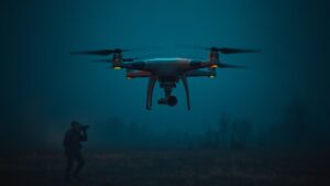 В Тамбовской области власти сообщили о росте активности беспилотных летательных аппаратов (БПЛА), что представляет потенциальную угрозу для безопасности региона. По данным местных служб, за последние недели было зафиксировано несколько случаев несанкционированного использования дронов вблизи стратегически важных объектов. В связи с этим региональные власти усилили меры безопасности. В частности, на территории области введен режим повышенной готовности, а также усилено патрулирование воздушного пространства. Специалисты отмечают, что подобные инциденты требуют оперативного реагирования и координации между различными ведомствами. Эксперты подчеркивают, что угроза со стороны БПЛА становится все более актуальной для многих регионов России. Власти Тамбовской области призывают граждан быть бдительными и сообщать о любых подозрительных объектах в воздухе.. БПЛА, Тамбовская область, безопасность, беспилотники, регионы