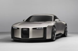 Audi снова удивляет. На этот раз дизайнеры бренда решили добавить в экстерьер новых моделей элемент, который уже окрестили «усами Чарли Чаплина». 🎩 Массимо Фраскелла, главный дизайнер Audi, поспешил успокоить публику: «Не переживайте, на каждой модели этот элемент будет выглядеть пропорционально и уместно». Ну, знаете, как немцы — они всегда за качество. 🇩🇪 Но давайте будем честны: первые ассоциации у многих возникли совсем не с Чаплином. 😅 Однако Audi уверяет, что это станет новой визитной карточкой бренда. Что ж, посмотрим, как это будет выглядеть в реальности. Кстати, если вы думаете, что это просто причуда дизайнеров, то ошибаетесь. В Audi уверены, что этот элемент добавит моделям уникальности и харизмы. Ну а мы пока будем ждать первых фото с дорог. 📸. Audi, дизайн, автомобили, Массимо Фраскелла, технологии