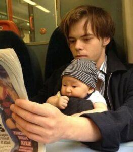 Чарли Хитон: сын и «Очень странные дела». Чарли Хитон, Очень странные дела, Джонатан, сериалы, дети