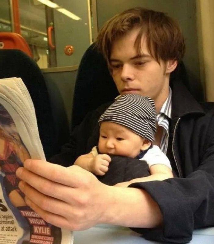 Чарли Хитон: сын и «Очень странные дела». Чарли Хитон, Очень странные дела, Джонатан, сериалы, дети