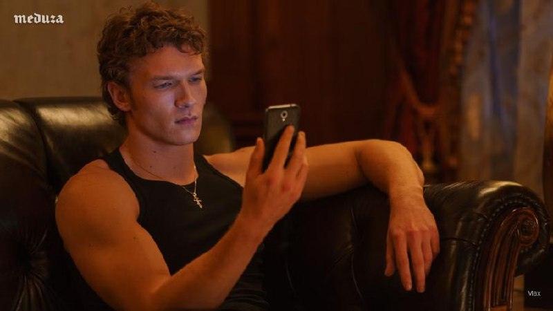 Как Коннор Сторри научился говорить по-русски для «Жаркого соперничества» 🎬. Коннор Сторри, Кейт Яблуновски, Жаркое соперничество, Русский язык, Актерское мастерство