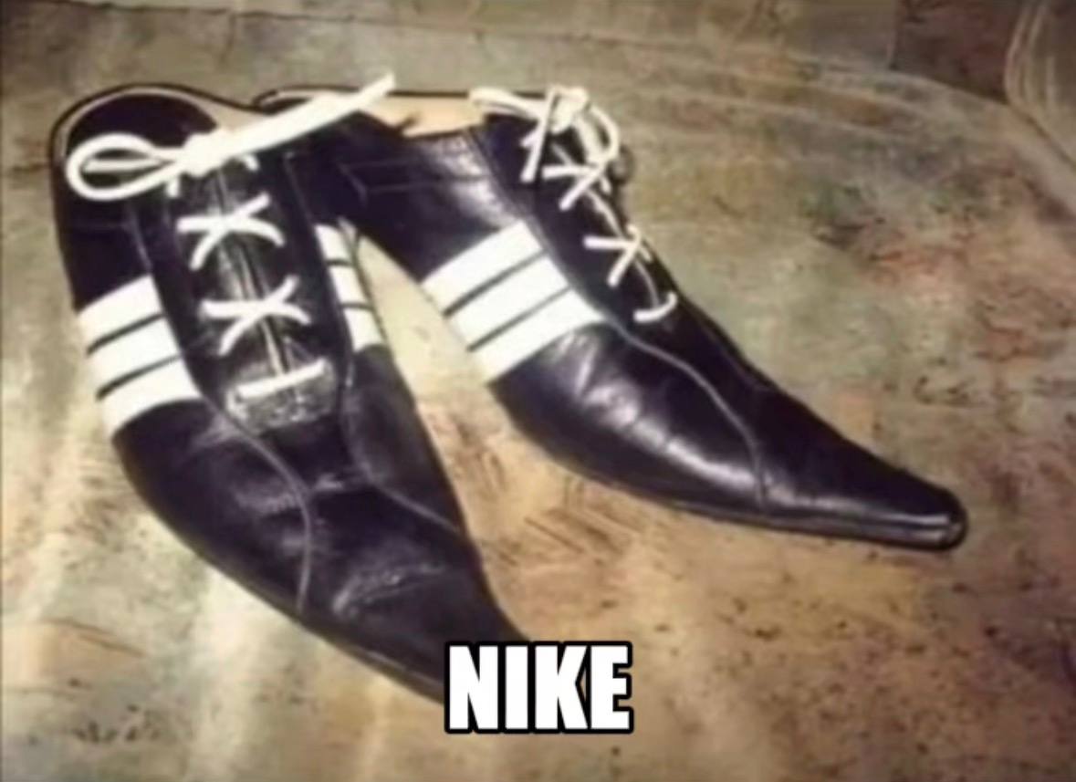 Всё, что вы видите на полках магазинов — паль. 💥 Независимые эксперты из «Бюро судебной экспертизы и оценки» проверили кроссовки Nike и Adidas в Москве, Питере, Калининграде, Севастополе и Челябинске. Из 1300 пар ни одна не оказалась оригинальной. Что не так? 🤔 Кривая колодка, косяки в конструкции, разное расстояние между люверсами, плохие швы, левая маркировка, дешёвые материалы и резкий химический запах. Контрафакт заполонил даже торговые центры. Почему это важно? 🚨 Проверка началась после жалоб покупателей, которые судятся с продавцами. Эксперты сравнивали, щупали и нюхали кроссовки по техрегламентам Таможенного союза и ГОСТам. Оригиналом не пахло. Что дальше? 🔍 Покупатели продолжают бороться за свои права, а контрафакт процветает. Будьте бдительны — не ведитесь на дешёвые подделки.. Nike, Adidas, подделки, Россия, экспертиза