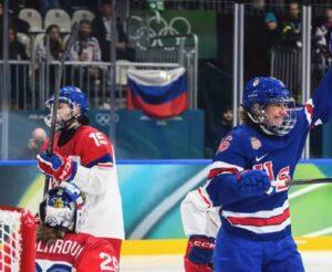 Флаг России на матче женских сборных США и Чехии: история с юмором 🏒🇷🇺. Хоккей, Олимпиада, Россия, Чехия, США