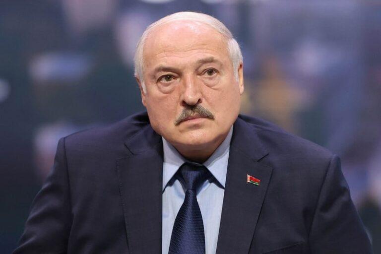 Лукашенко заявил о необходимости укрепления обороноспособности Беларуси. Лукашенко, Беларусь, обороноспособность, военное дело, геополитика