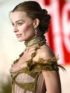 Марго Робби захейтили за фото без ретуши. Марго Робби, Голливуд, Скандал, Соцсети, Красота