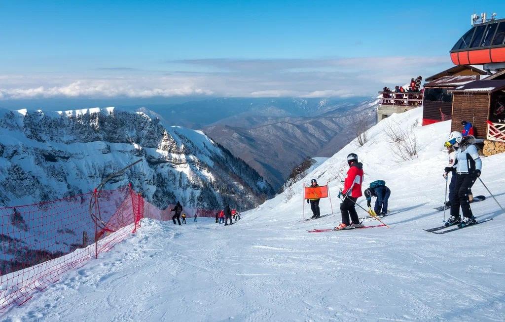 Мошенничество с псевдоинструкторами на Красной Поляне: туристы предупреждают об обмане. Красная Поляна, мошенничество, псевдоинструкторы, туризм, горнолыжный спорт