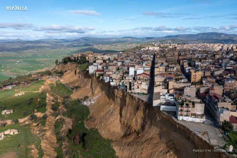 Оползень в Нишеми: сотни домов на краю пропасти. Нишеми, Сицилия, оползень, эвакуация, исторический центр