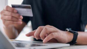 Россияне возвращаются к кредитам из-за финансовых трудностей. кредиты, финансы, самозапреты, МФЦ, Госуслуги