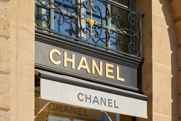 Российская дочерняя компания Chanel удвоила количество деклараций соответствия. Chanel, декларации соответствия, экономика, косметика, парфюмерия