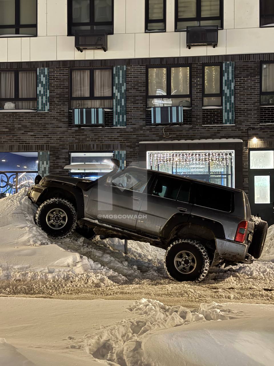 Штраф за парковку на тротуарах: снег не оправдание 🚫. Москва, Парковка, Штрафы, Тротуары, Михаил Ждан