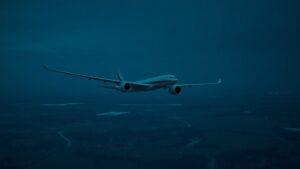 В 2025 году количество авиационных происшествий в России сократилось до 7 случаев, что значительно ниже показателя 2024 года, когда было зафиксировано 17 инцидентов. Об этом сообщил глава Росавиации Дмитрий Ядров. По его словам, такой результат является одним из лучших за последние пять лет. "Если проанализировать количество авиационных происшествий, которые у нас были в 2025 году, их было 7, а в 2024 году их было 17, то мы видим, безусловно, снижение", — отметил Ядров. Эксперты связывают улучшение ситуации с усилением мер безопасности и модернизацией авиационной инфраструктуры. Однако точные причины снижения числа происшествий пока не названы. Росавиация продолжает работу над повышением уровня безопасности в отрасли.. Росавиация, Дмитрий Ядров, авиация, безопасность, Россия