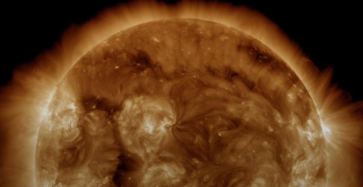 Солнце решило напомнить о себе: мощная вспышка на звезде 🌞. Солнце, вспышка, геофизика, космическая погода, технологии