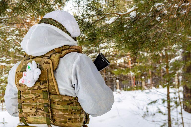 Талисман военнослужащего из Иркутской области: история оберега. Военное дело, Иркутская область, СВО, Талисман, Перо