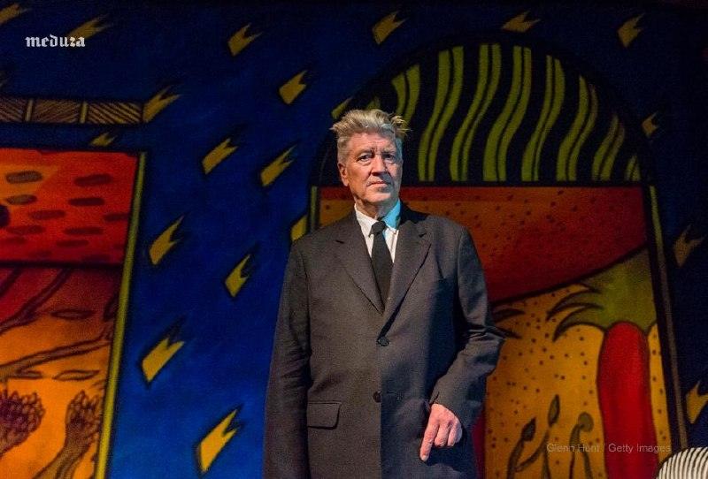 Дэвид Линч перед смертью работал над сериалом для Netflix под названием «Unrecorded Night». Проект так и не был реализован — сначала помешала пандемия, затем болезнь режиссера. Теперь его дочь, Дженнифер Линч, обещает опубликовать сценарий. 🎬 Три дня назад пользователь Reddit под ником mybeloved327 задал вопрос о том, где можно найти сценарий сериала. На это ответила сама Дженнифер, заявив, что она и её братья готовят текст к публикации. Она попросила фанатов дождаться официального релиза, чтобы не портить работу отца пиратскими версиями. 💔 Сериал планировался как детектив с участием звезд вроде Кайла Маклоклена, Лоры Дерн и Наоми Уоттс. Оператором должен был стать Питер Деминг, известный по «Малхолланд Драйв» и «Твин Пикс». 📽️ Остается только ждать, когда сценарий станет доступен широкой публике. А пока фанаты Линча могут лишь гадать, какой шедевр мог бы получиться. 🤔. Дэвид Линч, Unrecorded Night, Дженнифер Линч, Netflix, сценарий