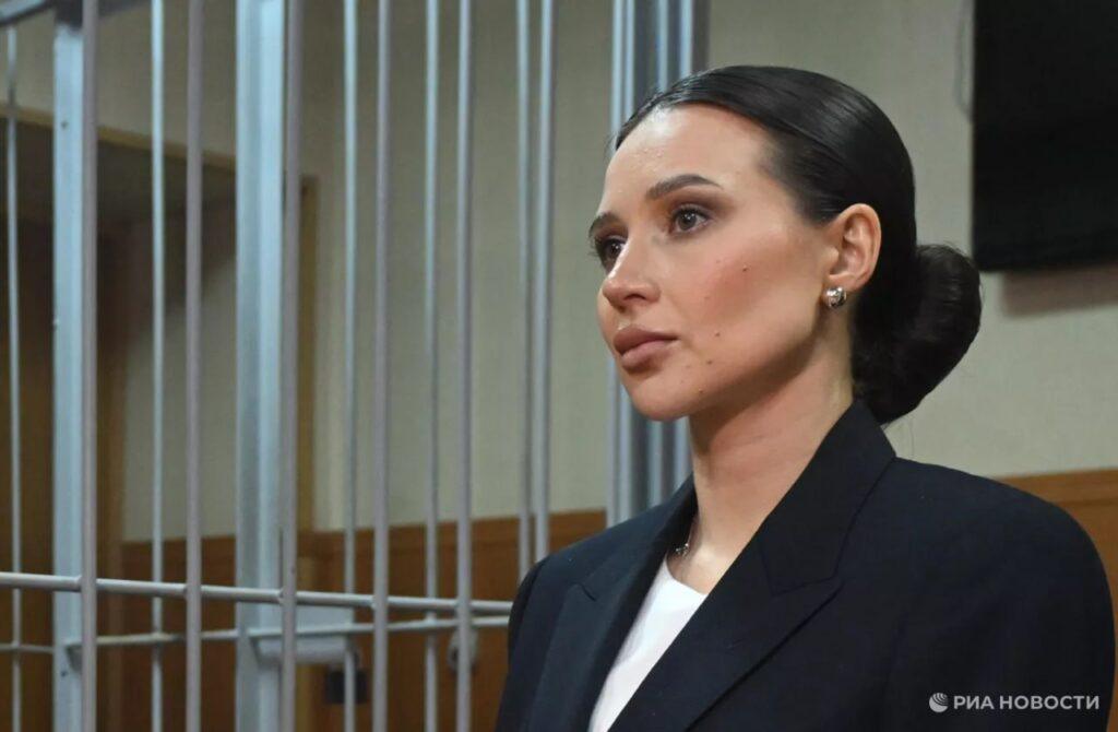 У блогера Лерчек изъяли украшения и наличные. Лерчек, блогеры, суд, изъятие, украшения