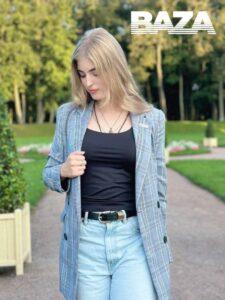 22-летнюю учительницу из Санкт-Петербурга Афину Симеонидис направляют на психолого-психиатрическую экспертизу в связи с обвинениями в растлении двух её учеников. По данным источников, следствие запросило проведение экспертизы для оценки её психического состояния и определения, осознавала ли она свои действия в момент предполагаемого преступления. Симеонидис проведёт ближайший месяц в психиатрической лечебнице имени Скворцова-Степанова, где специалисты проведут необходимые исследования. Ранее сообщалось, что её состояние потребовало госпитализации из-за подозрений на ухудшение психоэмоционального здоровья. Дело вызвало широкий общественный резонанс, так как речь идёт о нарушении профессиональной этики и доверия, возложенного на педагога. Экспертиза станет ключевым этапом в расследовании, результаты которой могут повлиять на дальнейшее развитие дела.. Афина Симеонидис, Санкт-Петербург, психолого-психиатрическая экспертиза, растление, учительница