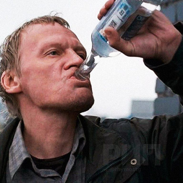 Цена водки в России достигла 1000 рублей