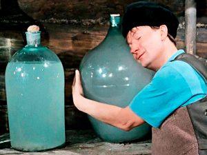 День самогонщика в России: традиции и народные гуляния