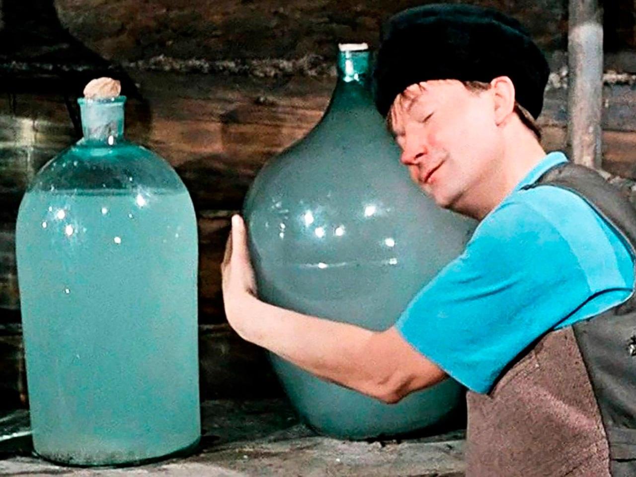 День самогонщика в России: традиции и народные гуляния