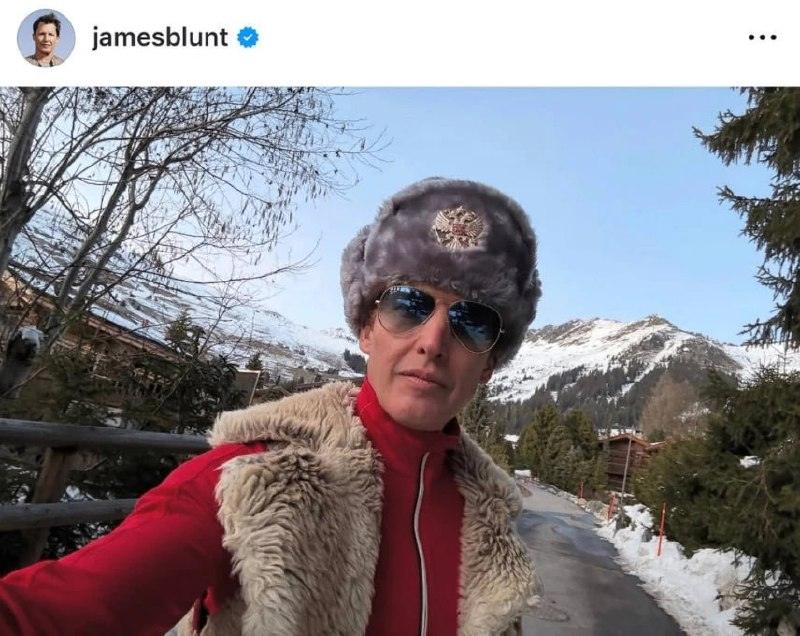 Джеймс Блант в шапке с гербом РФ вызвал скандал