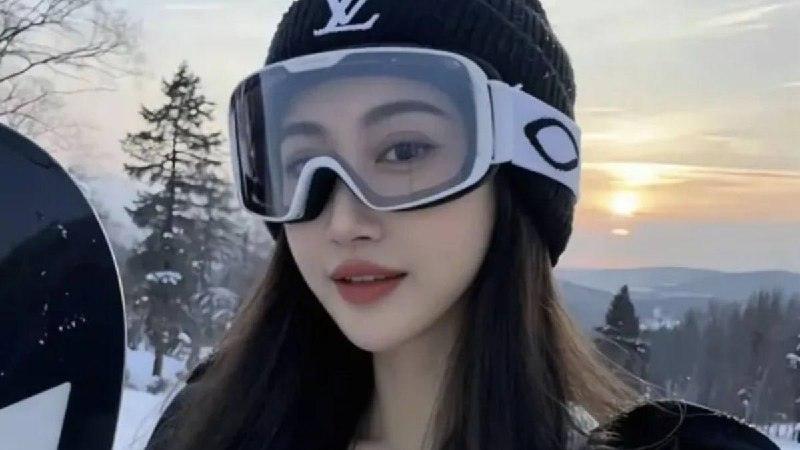 Китайская стримерша умерла в прямом эфире от инсульта