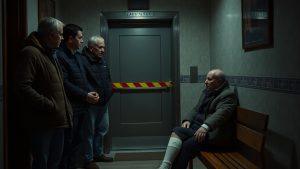 Лифт в Казани сломался: мужчина травмирован, жильцы в шоке