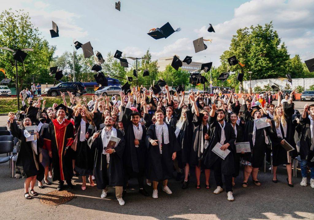 МФЮА празднует 35 лет: 300 000 выпускников и прорыв в образовании