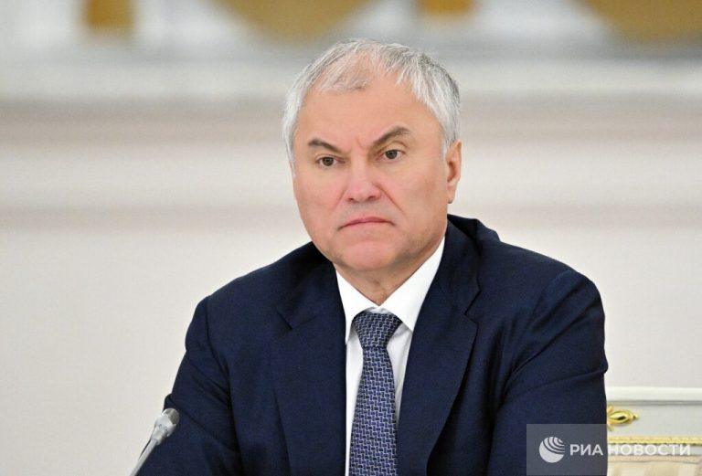 Новые рекомендации Минздрава: цвет халатов вместо зарплат