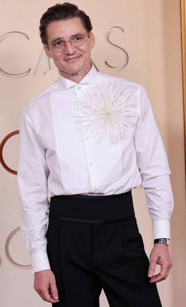 Педро Паскаль без усов: шокирующая метаморфоза актера