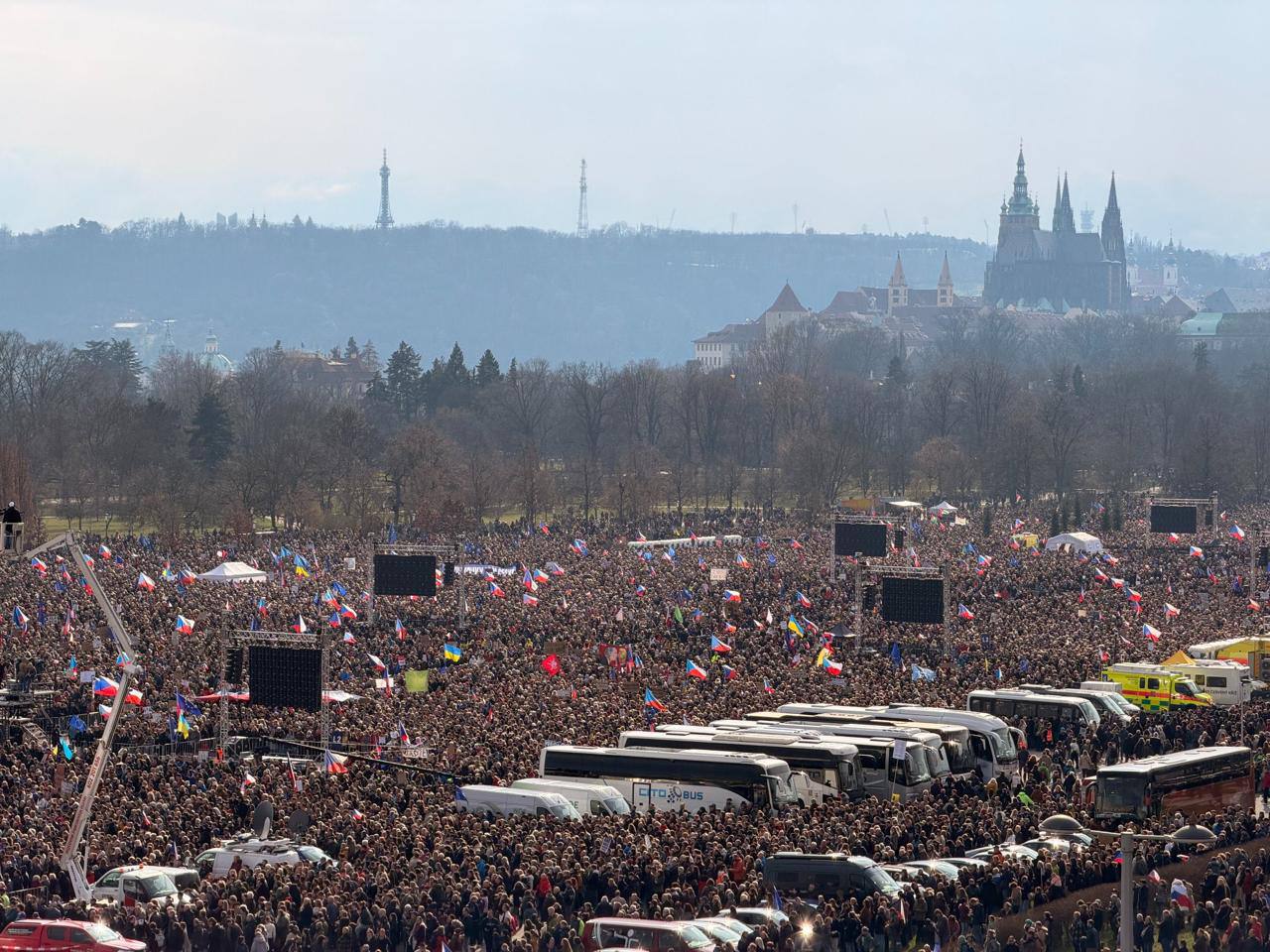 Протесты в Чехии: причины и последствия социального кризиса
