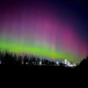 Редкое полярное сияние в центре России — фото очевидцев