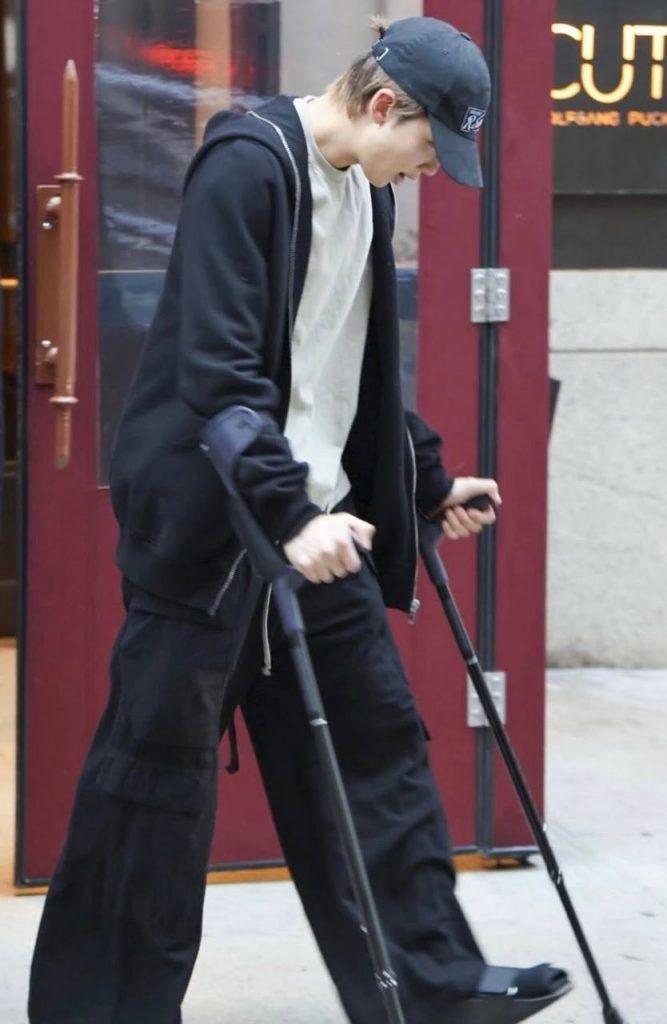 RM из BTS травмировал лодыжку: фанаты в панике