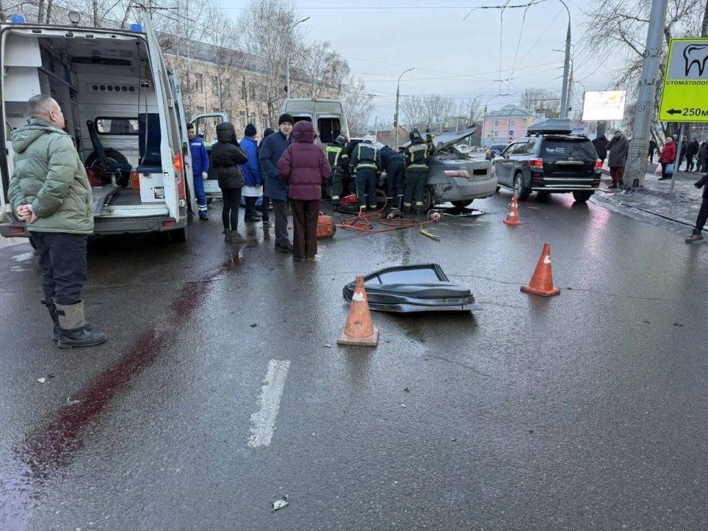 Шесть машин столкнулись в Иркутске: подробности масштабной аварии