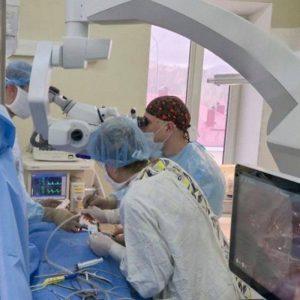 Школьник в Находке едва не погиб после падения с самоката