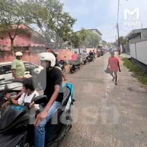 Шри-Ланка ввела чётные и нечётные дни для заправки машин