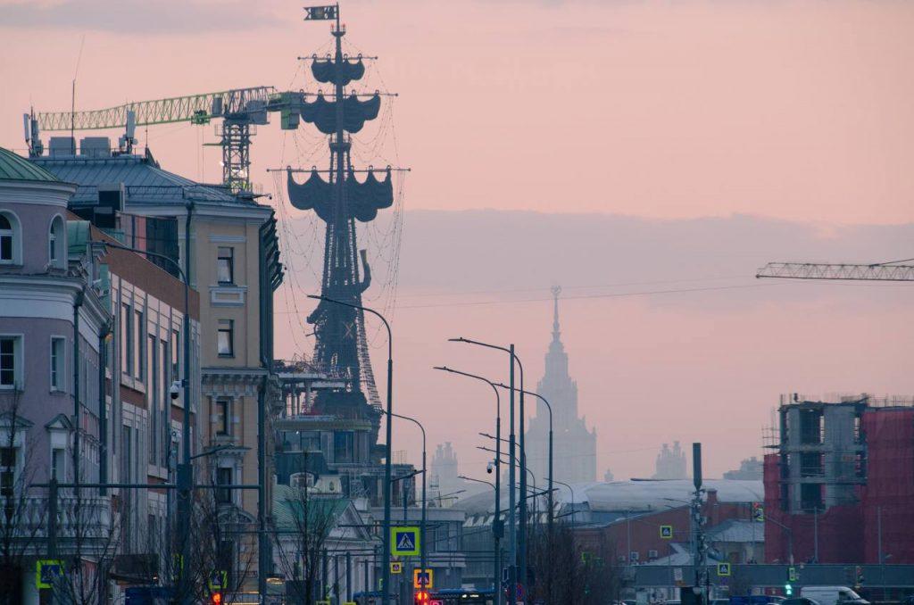 Весенняя Москва: волшебство утра и красота Воробьевых гор