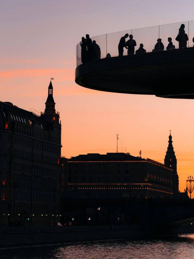 Весна в Москве: тепло, солнце и атмосфера счастья