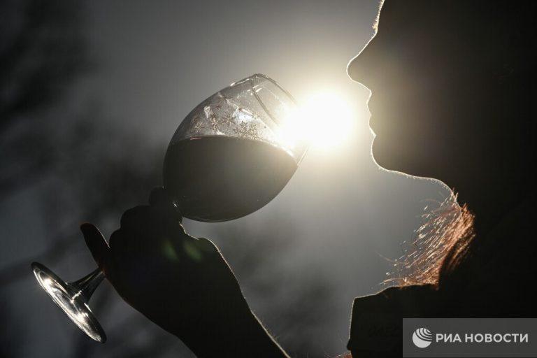 Женский алкоголизм: мифы и реальность, лечение и советы