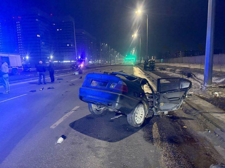 Жуткая авария в Оренбурге: BMW разорвало пополам